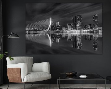 Rotterdam skyline zwart wit van Fotografie Ronald