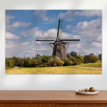 Historische Mühle in einer Landschaft