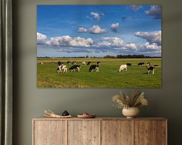 Koeien op een weiland in de buitenlucht van Bram van Broekhoven