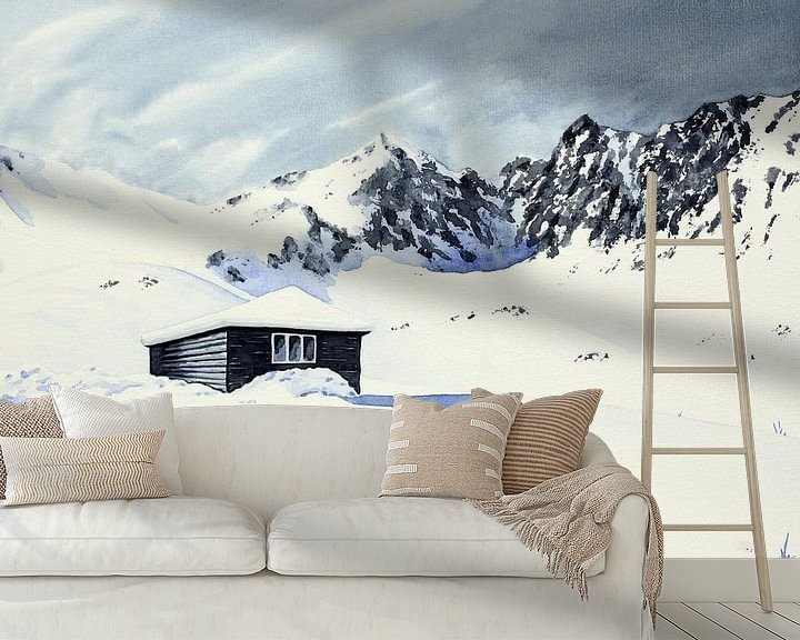 Sfeerimpressie behang: Afgelegen winter cabine omringt door sneeuw en bergen van Natalie Bruns