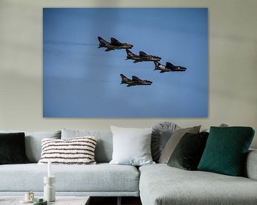Militaire vliegtuigen boven athene van Eric van Nieuwland