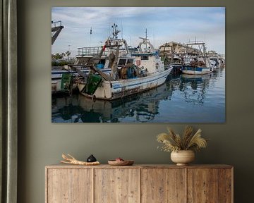Bateaux de pêche dans le port de Denia à Alicante, Espagne sur Joost Adriaanse