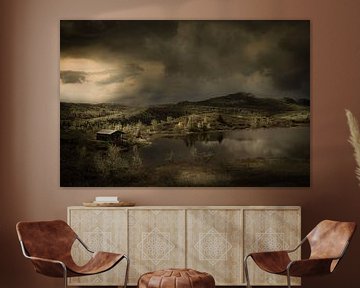 Malerische Landschaft in Norwegen mit bedrohlichen Regenwolken. von Bas Meelker