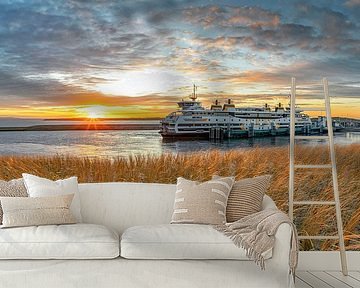 Veerboot en zonsondergang op Texel.