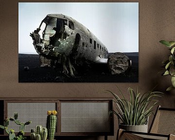 Plane wreck in Iceland by Mylène Amoureus