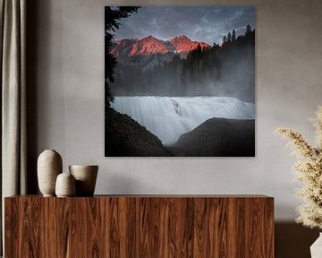 Red mountains Wapta falls van Leon Brouwer