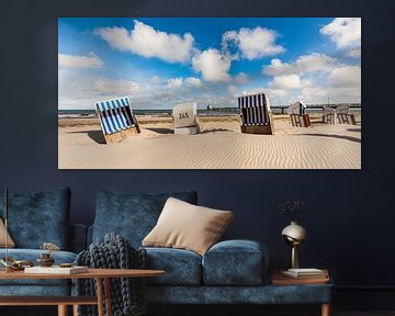 Strandstoelen op het strand van Zingst van Werner Dieterich