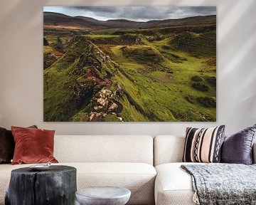Die magischen Hügel des Fairy Glen auf der Isle of Skye, Schottland von Paul van Putten