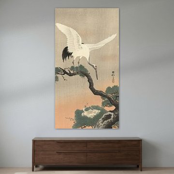 Japanischer Kranich auf dem Ast der Kiefer von Ohara Koson