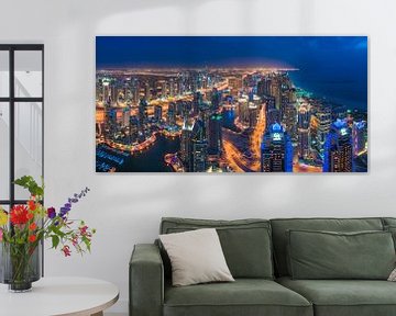 Dubai Marina Skyline Panorama zur Nacht von Jean Claude Castor