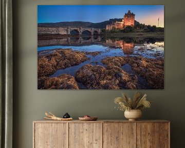 Schotland Eilean Donan Castle in het avondlicht van Jean Claude Castor