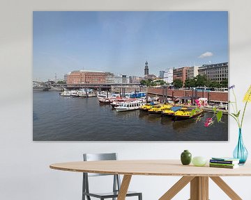 Binnenhafen, Gelbe Boote, Michaeliskirche, Hamburg, Deutschland, Europa von Torsten Krüger