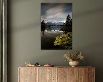 In the morning on the Barmsee with a view of the Karwendel Mountains