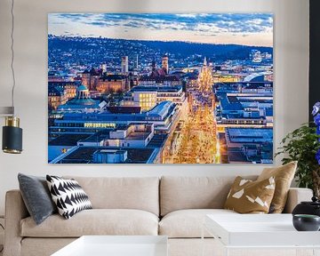 Stuttgart avec la Königstrasse le soir sur Werner Dieterich