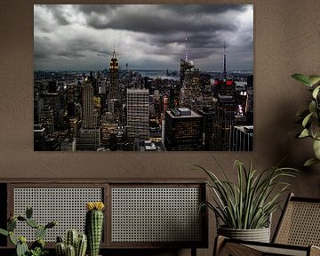 Skyline of New York City at twilight by Nynke Altenburg