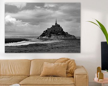 Het prachtige eiland Mont Saint-Michel in zwart/wit van Robbert De Reus