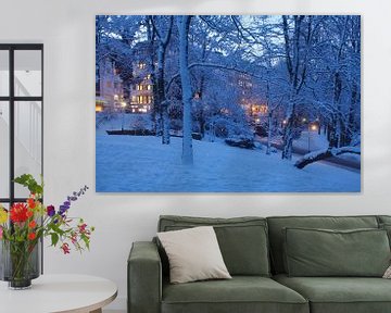 Park  Wallanlagen im Winter mit Schnee bei Abenddaemmerung, Bremen, Deutschland, Park Wallanlagen in
