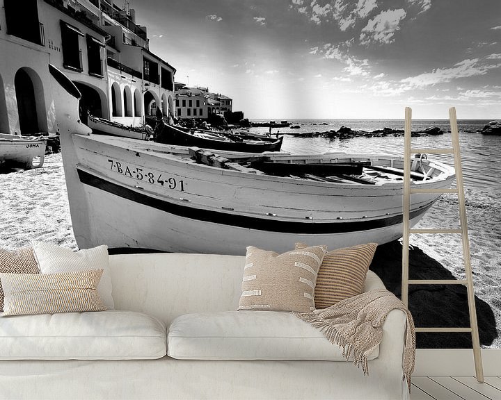Beispiel fototapete: Traditionelles Fischerboot am Strand, Spanien (Schwarz-Weiß) von Rob Blok