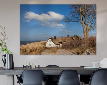 Strand en dijkhuis in Ahrenshoop aan de Oostzee van Christian Müringer