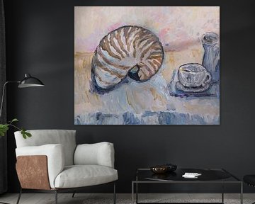 Stilleven met schelp (Nautilus) van Tanja Koelemij