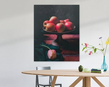 Appels en tulp van Laura van Driel