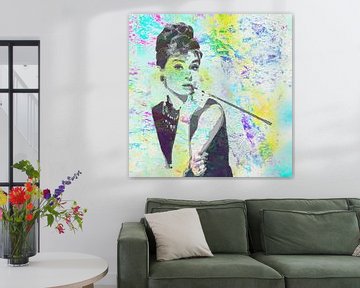 Audrey Hepburn - Breakfast at Tiffany’s Vector Art Portret in Geel, Blauw, Groen, van Art By Dominic