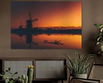 De molens van Kinderdijk bij zonsopgang van Maarten Borsje