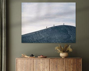 Wandelaars op de rand van de Bromo Vulkaan van Daan Duvillier | Dsquared Photography