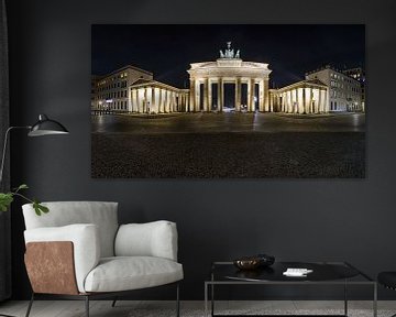 Brandenburger Tor en Pariser Platz 's nachts