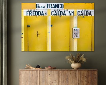 Yellow Dusche Kabinen in Italien mit warm und kalt auf Italienisch von Wijnand Loven