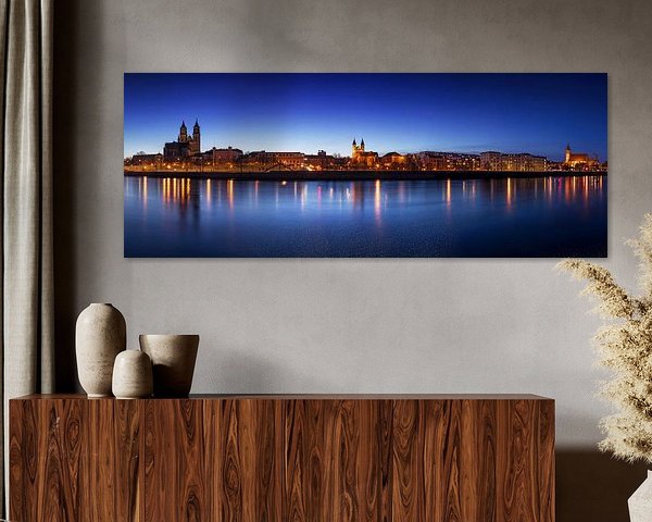 Magdeburg Panorama zur blauen Stunde