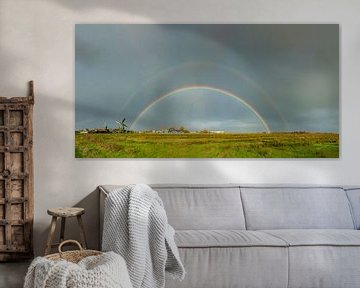 Regenboog bij molen De Bonte Hen, Zaandam, Noord-Holland, Nederland