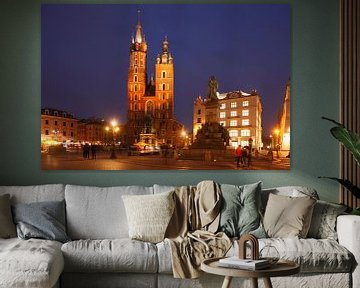 Maria-basiliek aan de Rynek in de schemering, UNESCO-werelderfgoed, Krakau, Klein-Polen, Polen, Euro
