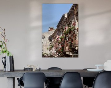 Bloembakken en balkons, oude huisgevels, Hauptstra�e Corso Umberto, Taormina, Provincie Messina, Sic