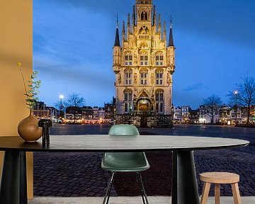 Das Rathaus von Gouda in der Blauen Stunde von Marijn Alons