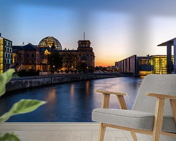 Reichstag gebouw aan de Spree bij zonsondergang van Frank Herrmann