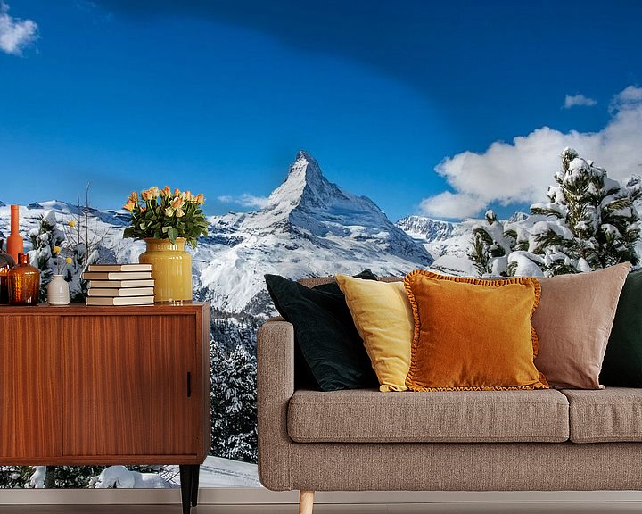 Sfeerimpressie behang: De Matterhorn in Zwitserland op een kraakheldere winterdag van Arthur Puls Photography