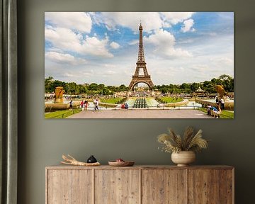 Der Eiffelturm in Paris,  Frankreich im Sommer von Günter Albers