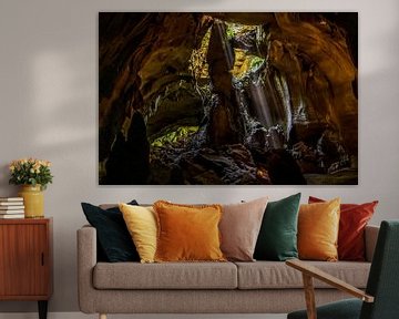 Grot met lichtstralen Sumatra, cave with lightbeams van Corrine Ponsen