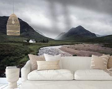 Weißes Häuschen in Glencoe, Schottland von Jeroen Verhees