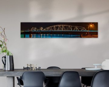 Oude ijsselbrug Zutphen met hoog water van Royvs Fotografie