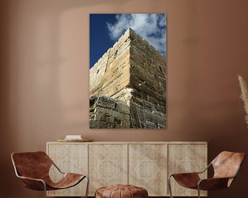 Een oude muur uit de tijd van de tweede tempel. Tempelberg, Jeruzalem, Israël, oude muren, blauwe lu