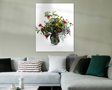 Bouquet of floral flowers in a glass vase by Atelier Liesjes