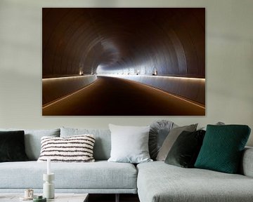 Eindeloze tunnel met bocht en verlichting van Atelier Liesjes