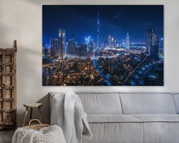 Dubai-skyline 's nachts van Jean Claude Castor