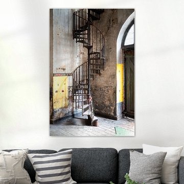 Verlassene Metalltreppe. von Roman Robroek – Fotos verlassener Gebäude
