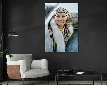 Portret van vrouw uit Siberië | Portret Portretfotografie reizen reisfotografie vrouw van Milene van Arendonk