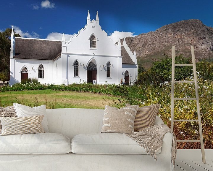 Sfeerimpressie behang: Kaaps-Hollandse kerk in het zuiden van Zuid-Afrika van Melissa Peltenburg
