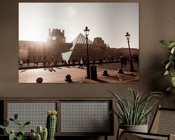 Sfeervolle foto van het Louvre in Parijs