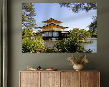 De Gouden Tempel in Kyoto - Japan. van M. Beun